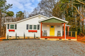 Three Bedroom Outdoorsy Escape in Huntersville